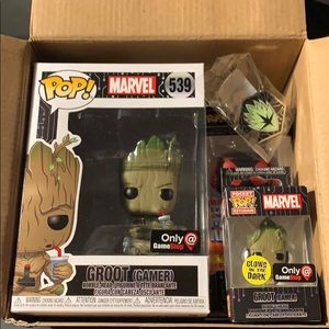 Funko Marvel Gamer Box Groot Glow in the Dark